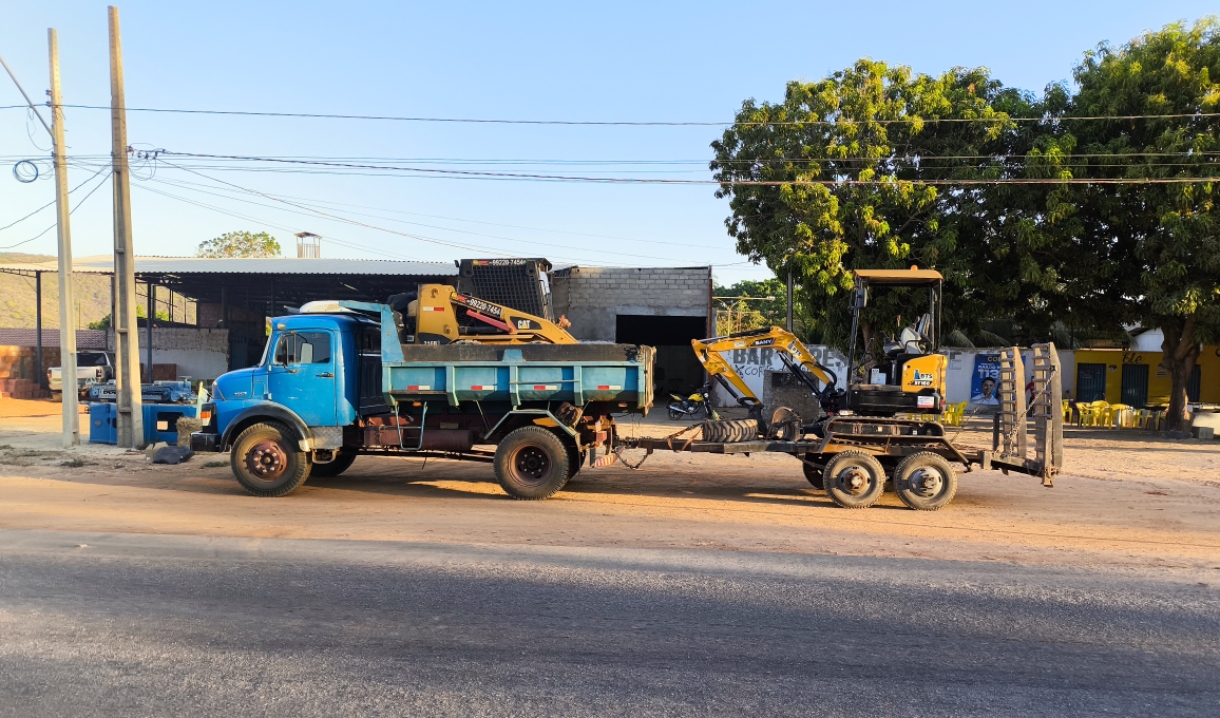 Frota de máquinas da RMC Locações